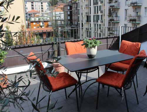 Apartment 23