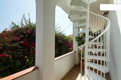 Apartamento Trilocale Margine Rosso