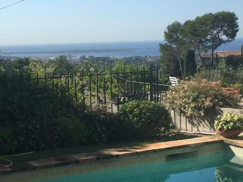 Villa C�te D'azur View Of Cannes Bay