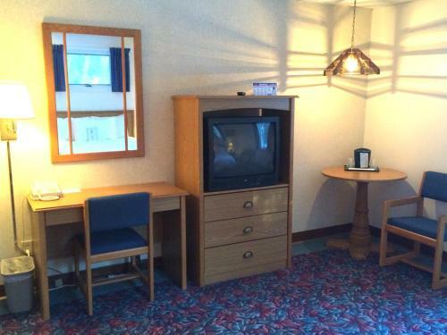 Posada Cedar Motor Inn
