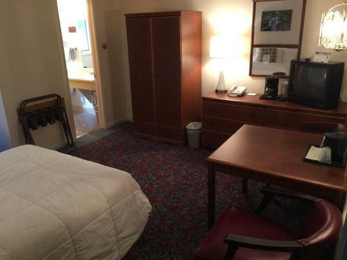 Posada Cedar Motor Inn