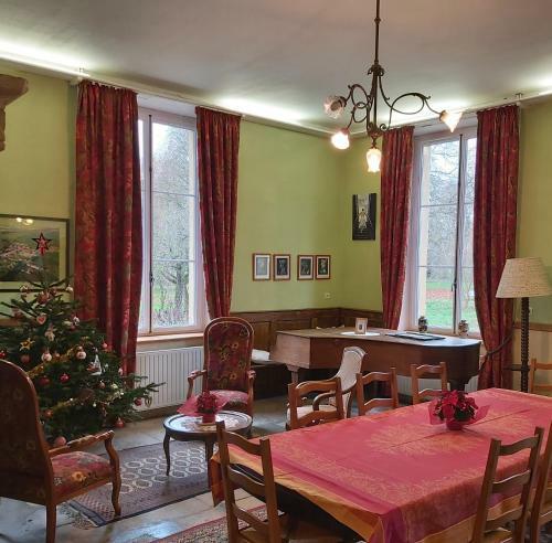 Hostal Maison D'h�tes Le Ch�teau De Puxe