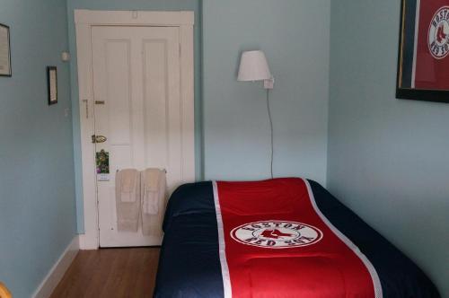 Hostal 463 Beacon Street Guest House