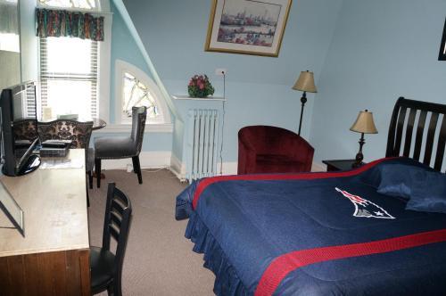 Hostal 463 Beacon Street Guest House
