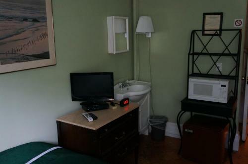 Hostal 463 Beacon Street Guest House