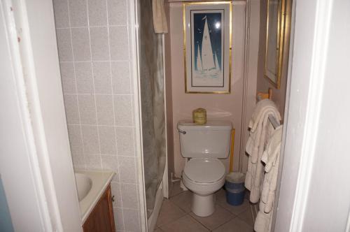 Hostal 463 Beacon Street Guest House