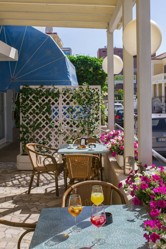 Hotel Paradiso