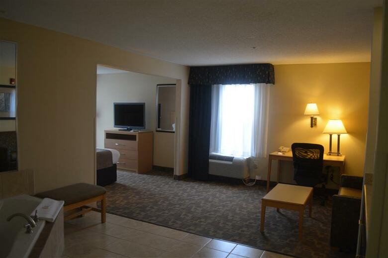 Best Western Roanoke Rapids Hotel & Suites
