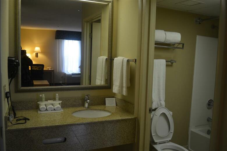 Best Western Roanoke Rapids Hotel & Suites