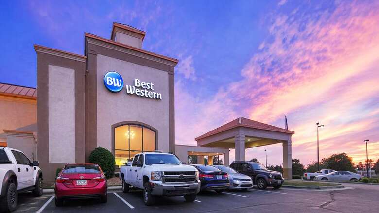 Best Western Roanoke Rapids Hotel & Suites