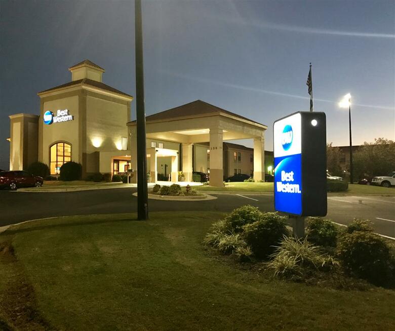 Best Western Roanoke Rapids Hotel & Suites