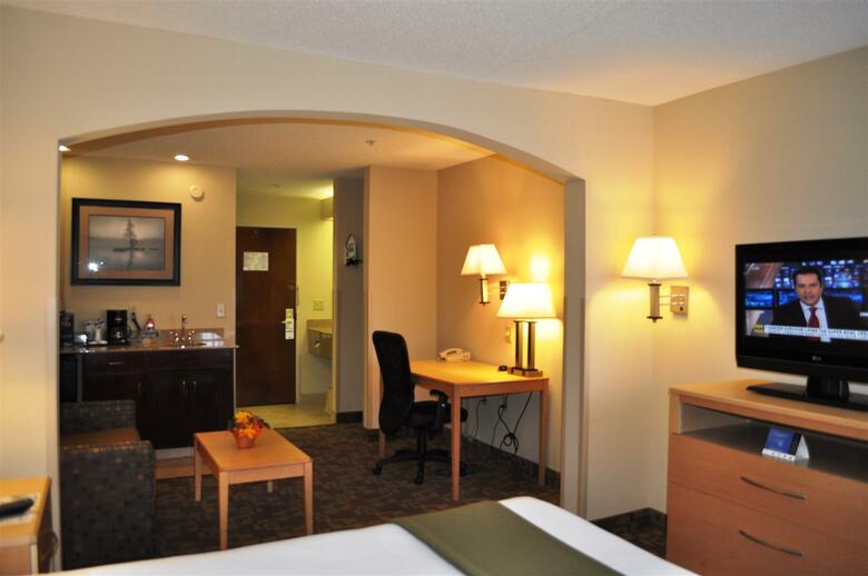 Best Western Roanoke Rapids Hotel & Suites