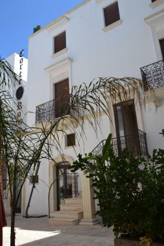 Hostal Corte Roma