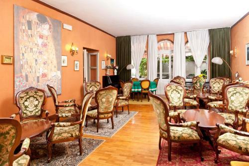 Hostal Hotel Marchi