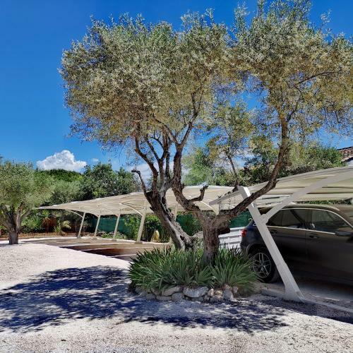 Bed & Breakfast Chambres D'h�tes "bastide De La Brague"