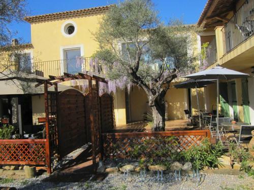 Bed & Breakfast Chambres D'h�tes "bastide De La Brague"