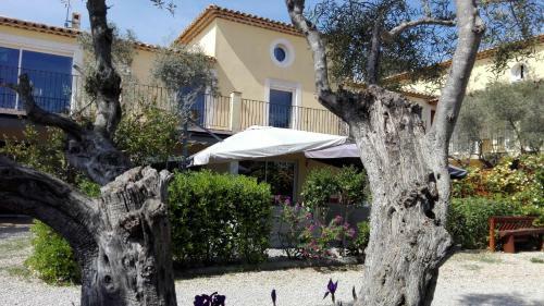 Bed & Breakfast Chambres D'h�tes "bastide De La Brague"
