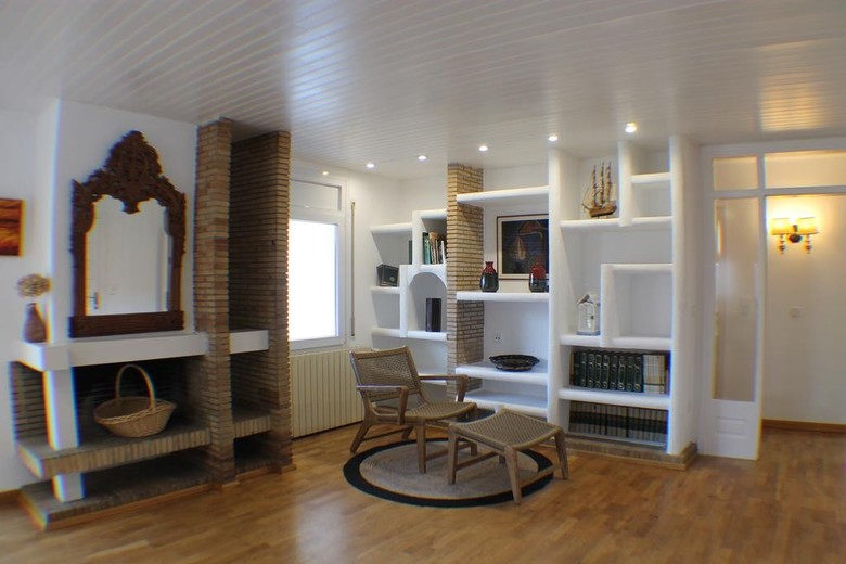 Agi Riu Segre Villa