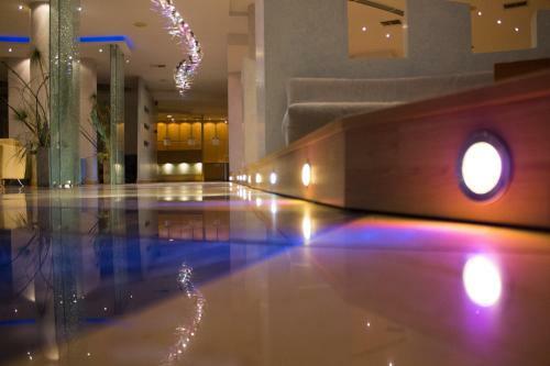 Kreoli Love Hotel