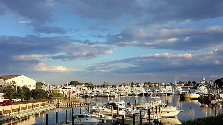 Hotel Anchor In Distinctive Waterfront Lodging