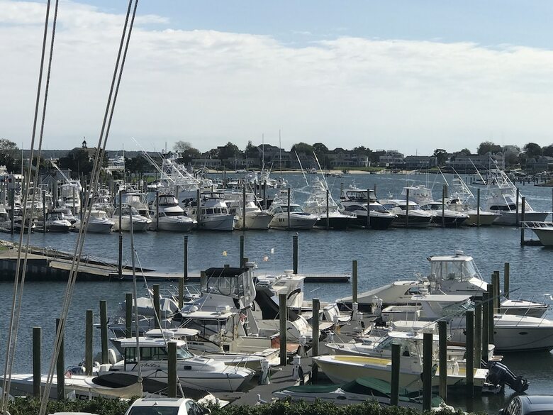 Hotel Anchor In Distinctive Waterfront Lodging