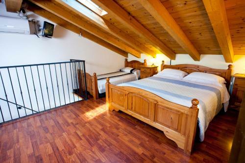 Hostal B&B By Max