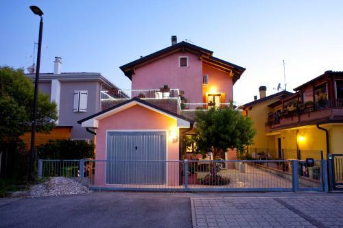 Hostal B&B By Max