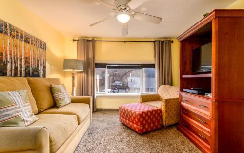Aparthotel Lava Hot Springs Suites