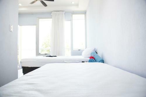 Room2board Hostel And Surf School