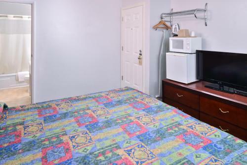 Maverick Motel