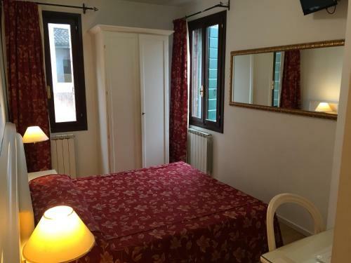 Hostal Albergo Ai Tolentini