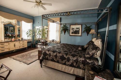 Morehead Manor Bed And Breakfast