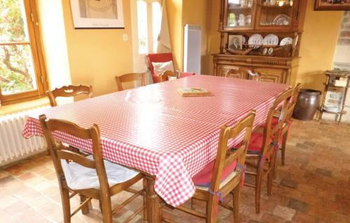 Holiday Home Quettehou Rue Du Buissonnet