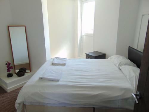 Flat 5 Apartments