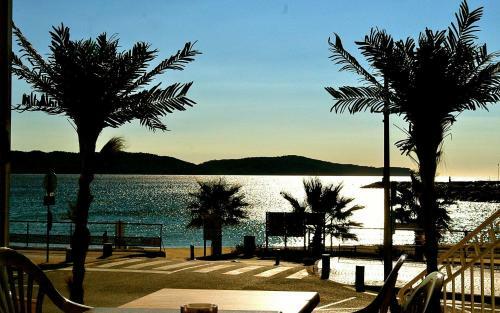 Hotel H�tel Les Aliz�s