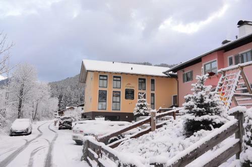 Hostal Ferienparadies Alpengl�hn