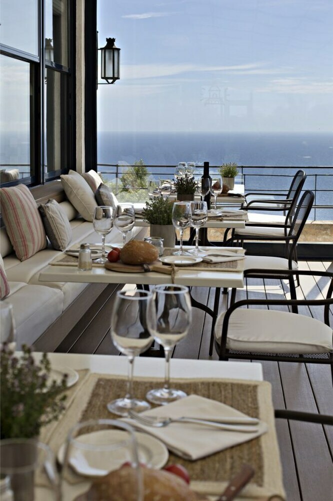 El Far Hotel Restaurant
