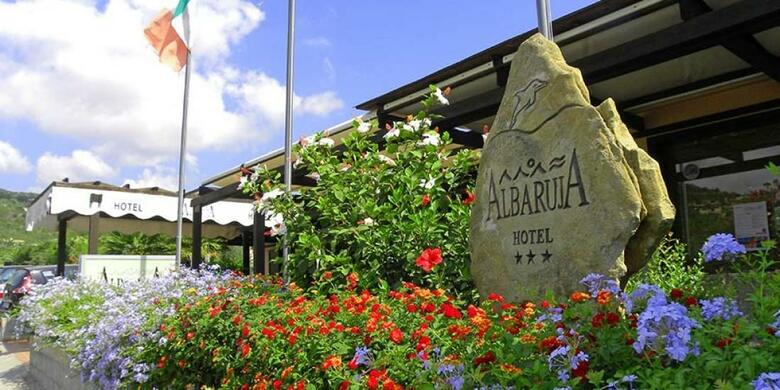 Albaruja Hotel