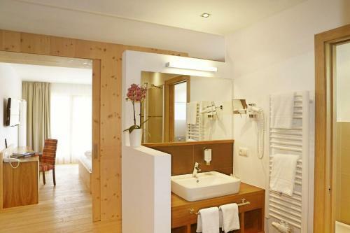 Hotel St�res - Mountain Nature Hotel
