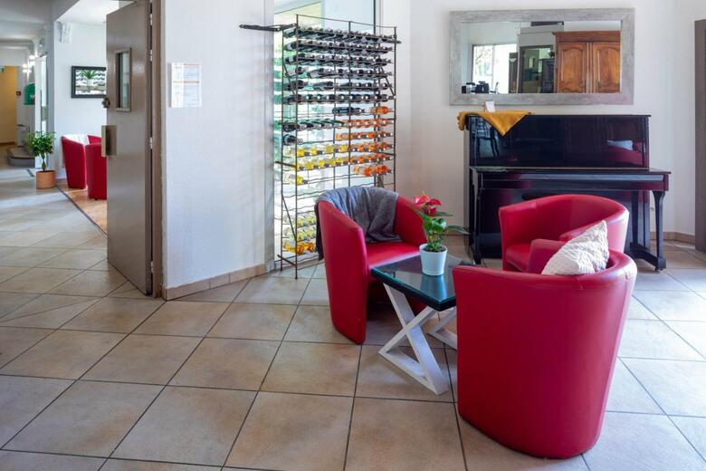 Hotel Logis Le Mas De L'�toile Aubagne