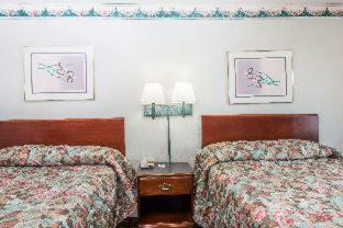 Motel Knights Inn - Cleveland