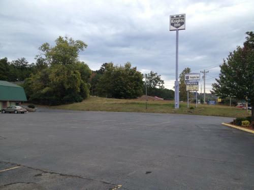 Motel Knights Inn - Cleveland