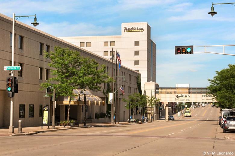 Radisson Paper Valley Hotel