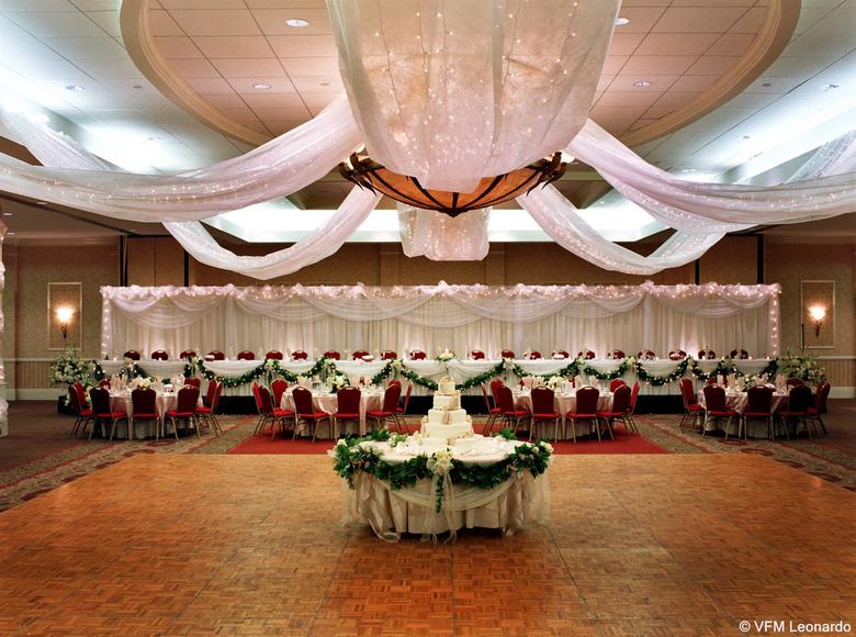 Radisson Paper Valley Hotel