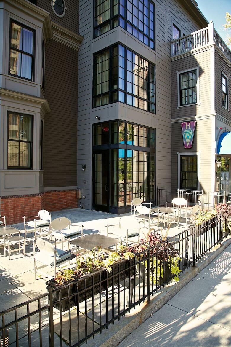 Hotel Veritas