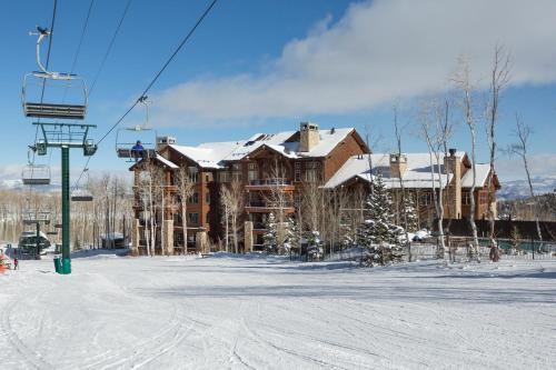 Hotel Shooting Star At Empire Pass