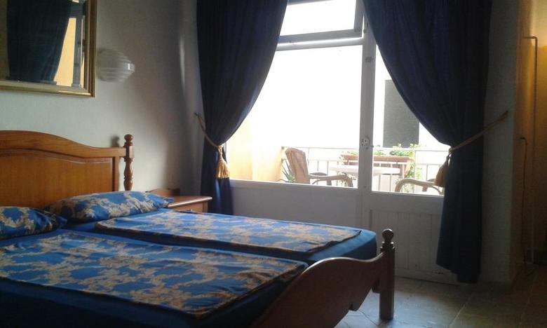 Hostal Amena Mar
