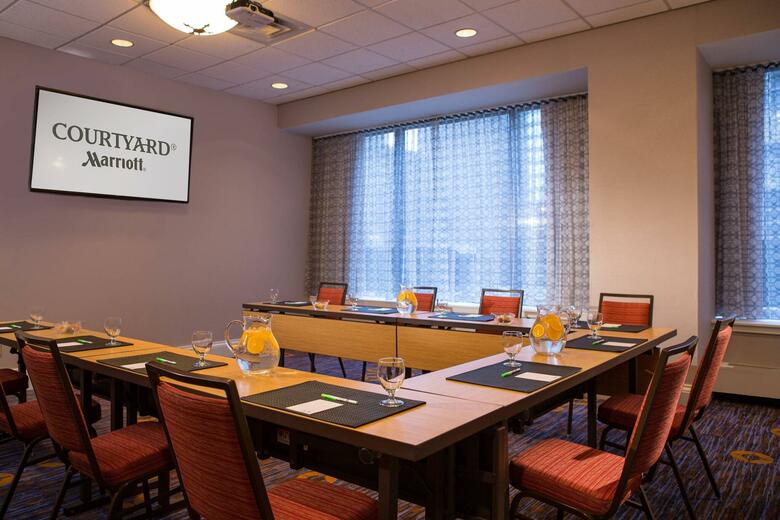 Hotel Courtyard By Marriott Midtown East