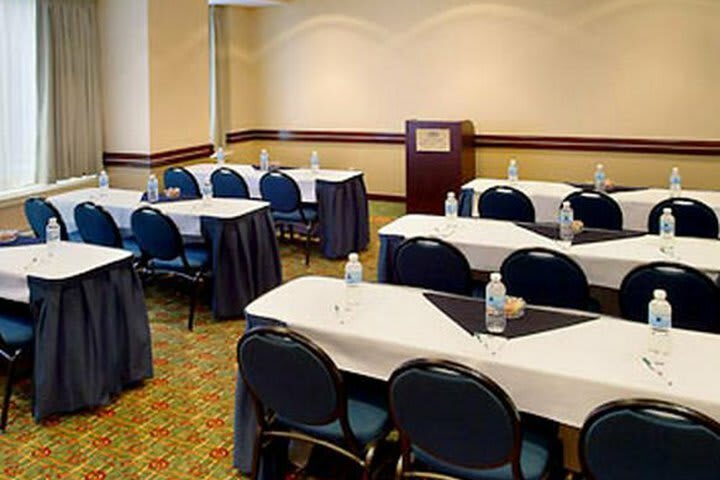 Hotel Courtyard By Marriott Midtown East