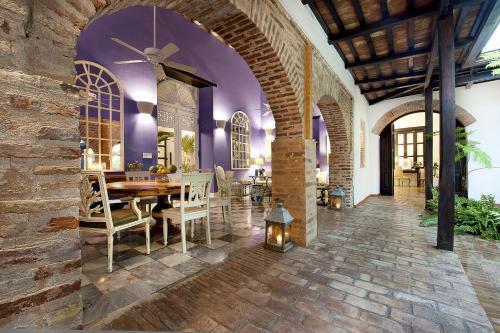 Hotel Casas Del XVI